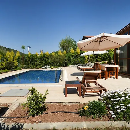 Kay5200 Luvi 2 Bedrooms *